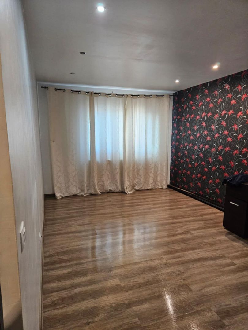 Apartament cu 3 camere, decomandate, etaj 4, zona FILATURII; - Poză 4