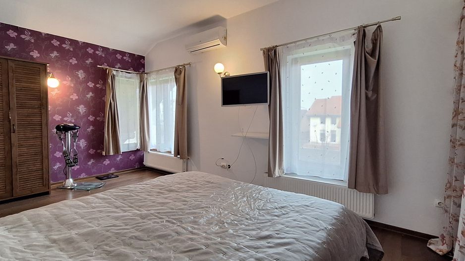 Casa individuala frumoasa si spatioasa in Giroc - Poză 32