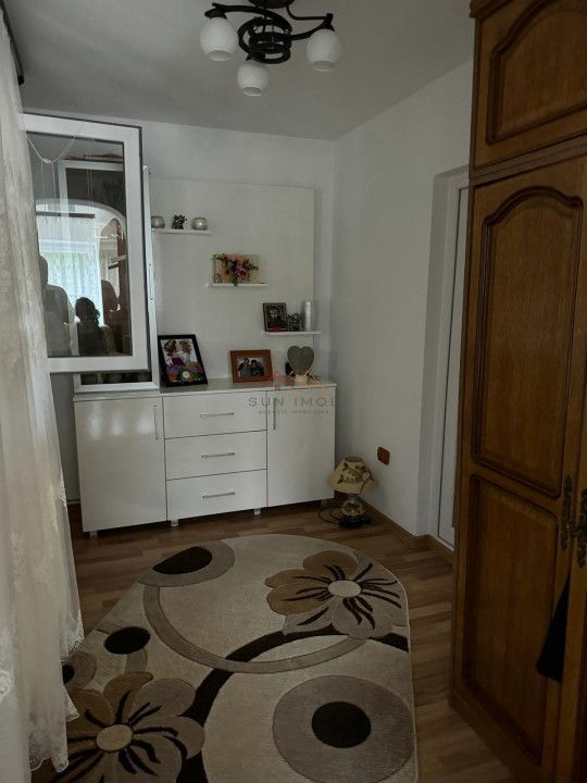 Casa 4 camere, anexe, recent renovata, foisor, teren 781mp, Izvoru, DB - Poză 8