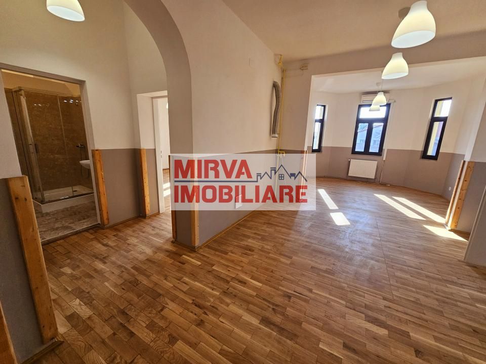 🏢 Spațiu de birouri – 5 camere, 3 băi – Etaj 1 vilă, Zona Centrală - Poză 1