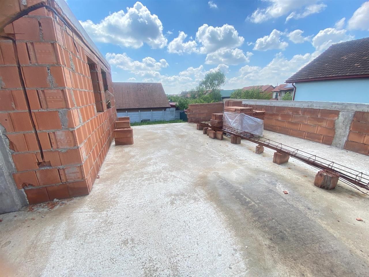 Sacalaz casa la rosu - Poză 3