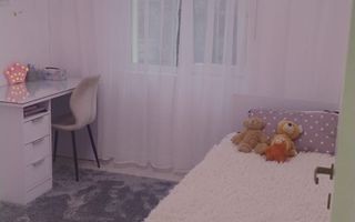 Apartament deosebit cu 3 camere decomandate, zona Campului. - Poză 6