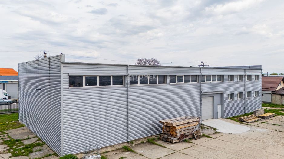 Hala industriala Codlea ,se poate impartii in doua - Poză 2