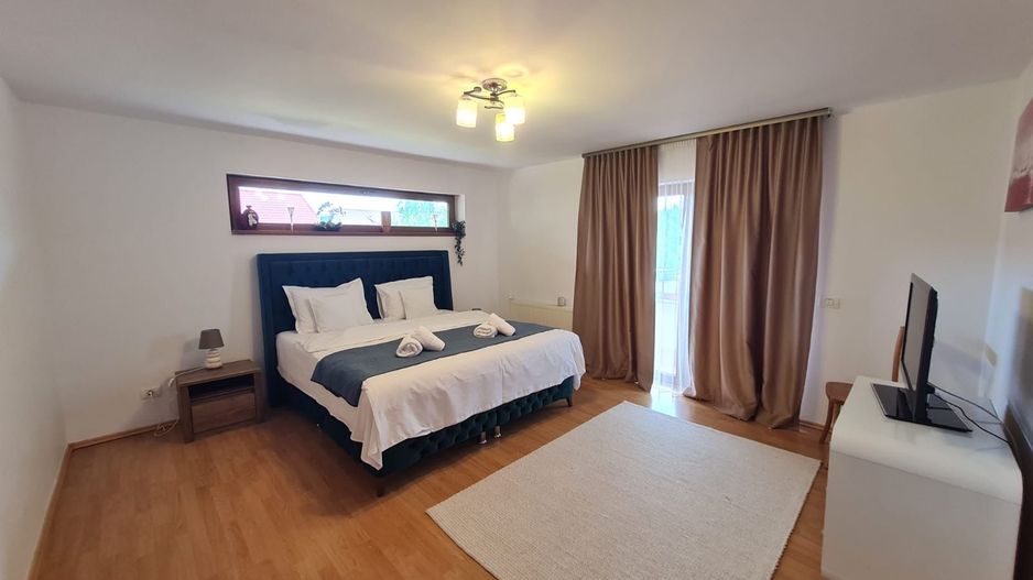 Vila spațioasă și recent renovată în Ghiroda! - Poză 7