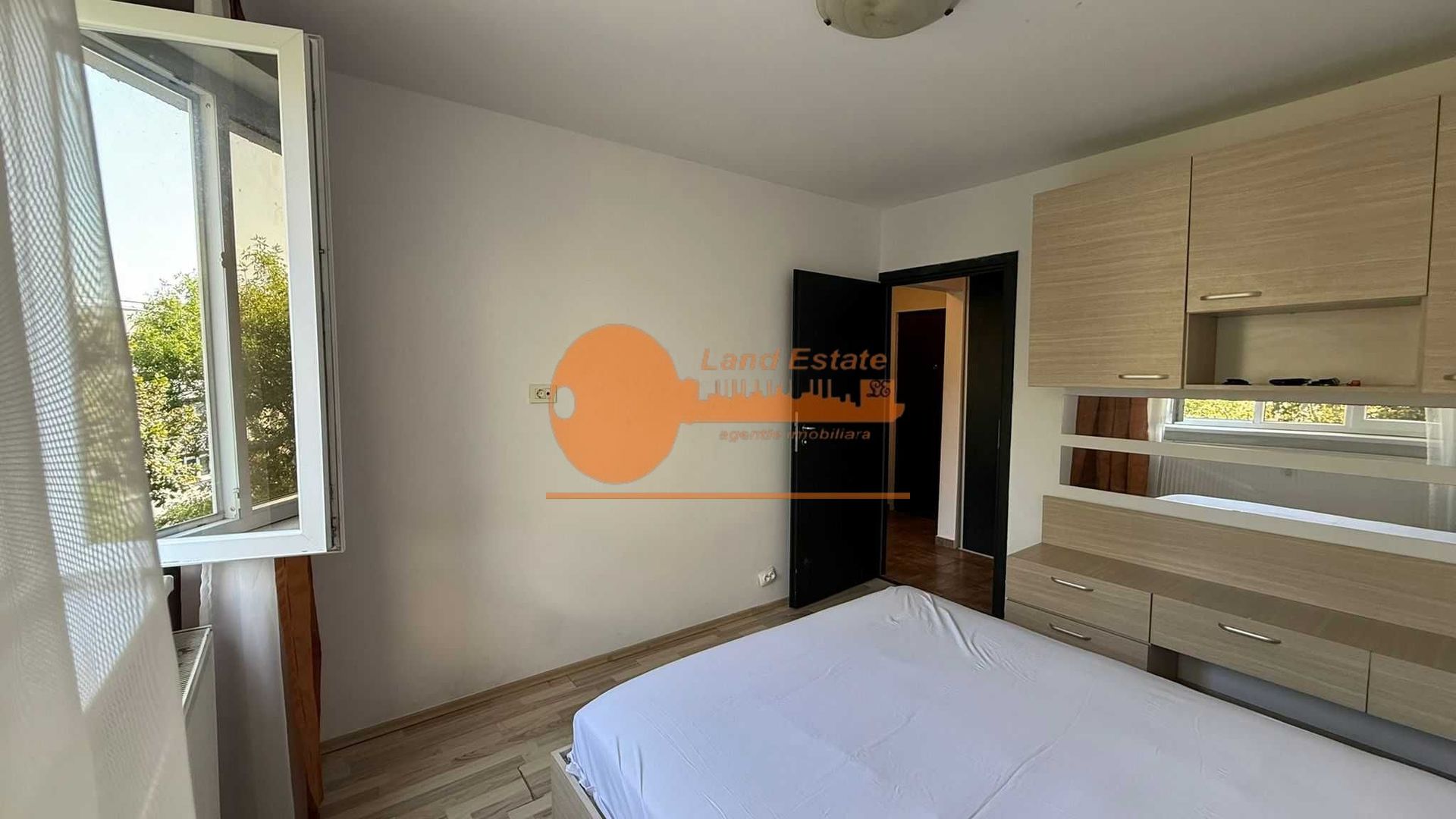 Închiriere Apartament 2 Camere Drumul Taberei - Poză 5