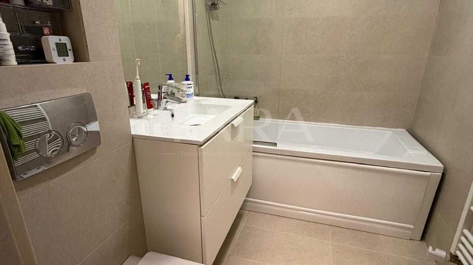 Apartament cu 3 camere decomandate, 65 mp, boxă, parter înalt. - Poză 6