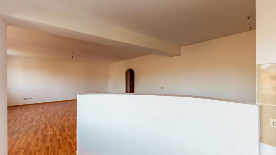 VÂNDUT! Apartament cu 3 camere in  Aradul Nou. - Poză 3