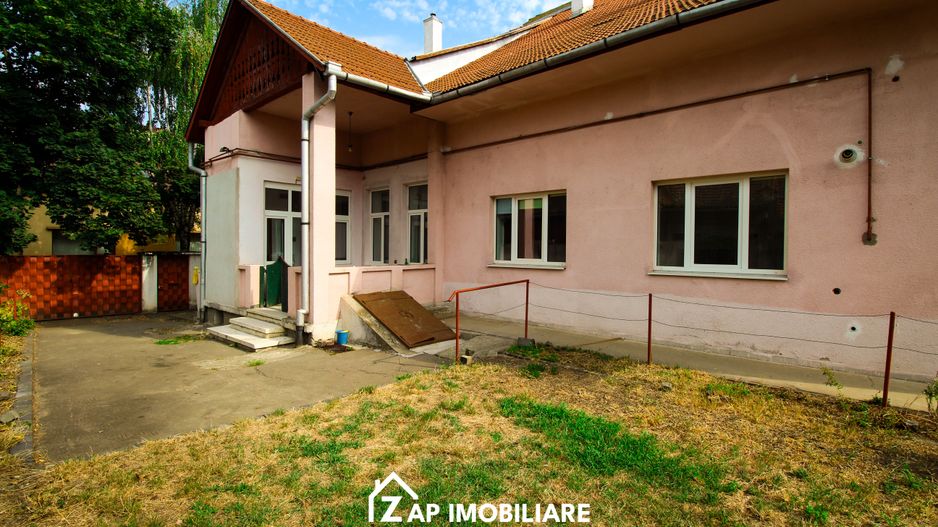 Casa individuala - 140 mp - 5 camere - Central - Str Avram Iancu - Poză 1