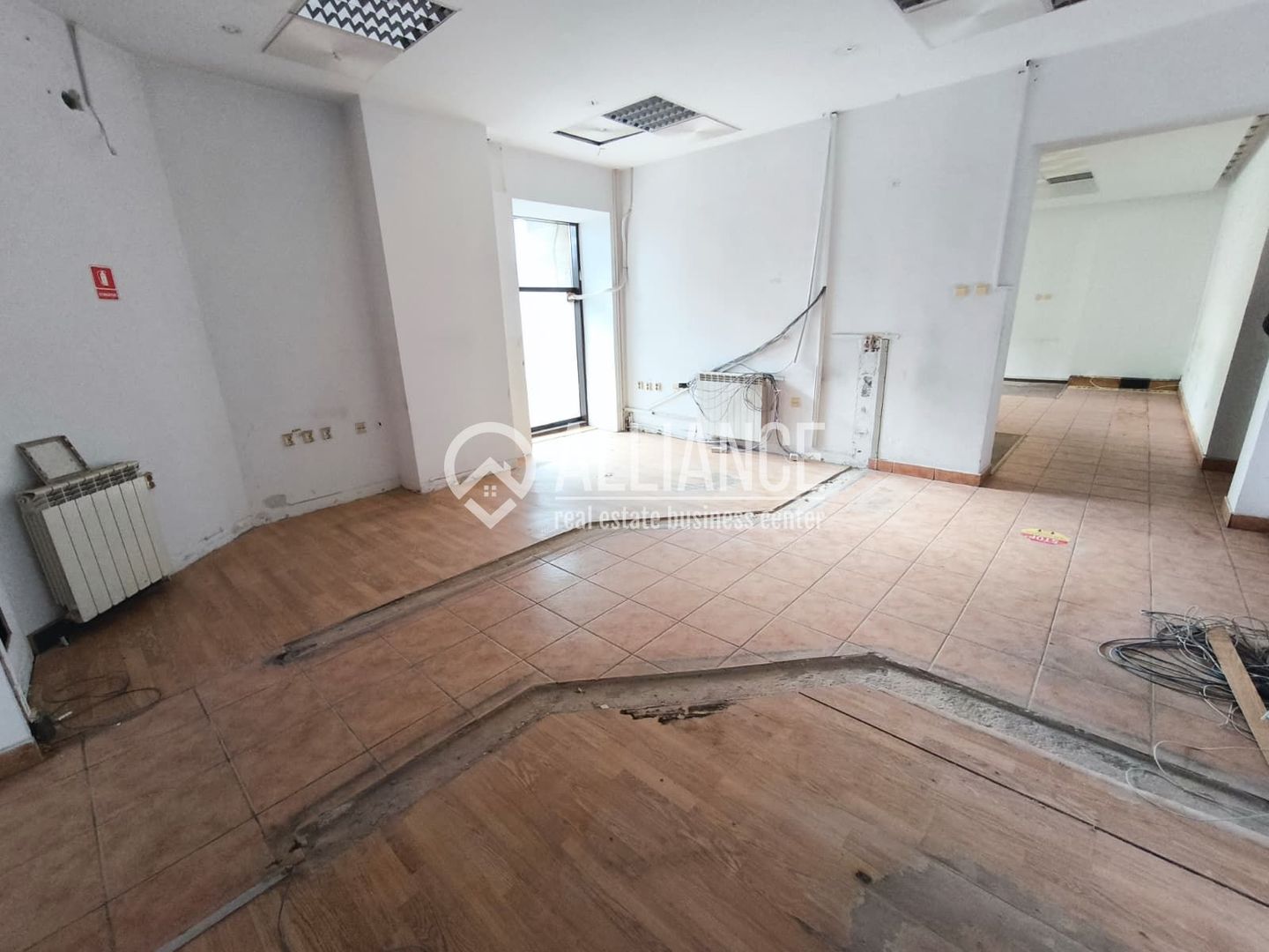 CENTRU Bdul Tomis spatiu comercial cu vitrina stradala! - Poză 4