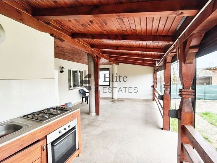 Casa cu 4 camere garaj si curte de 500 mp in Nojorid - Poză 11