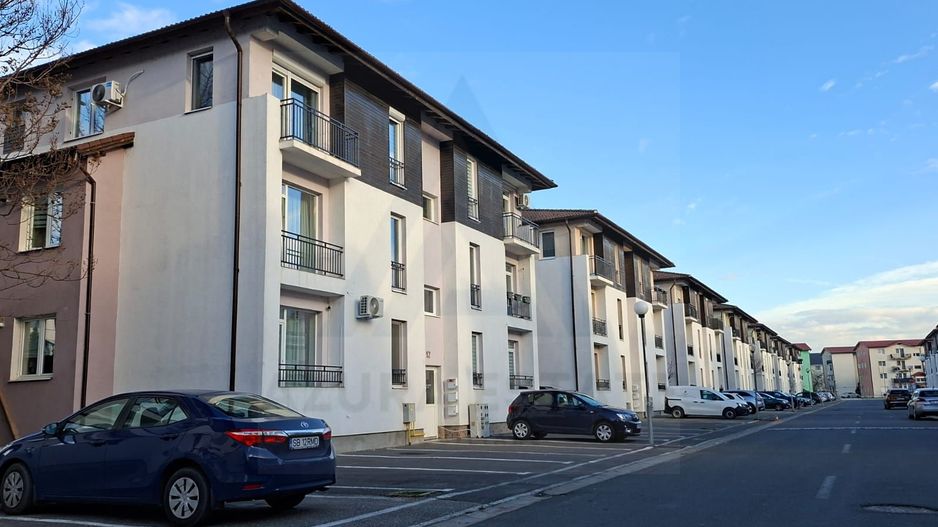 Apartament modern 3 camere 2 bai si 2 locuri de parcare in Selimbar - Poză 10