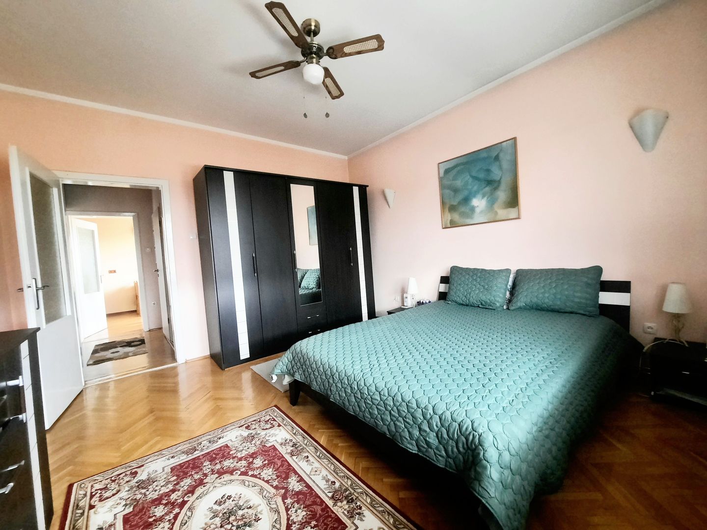 Apartament frumos si renovat cu garaj - zona Medicina - Poză 4