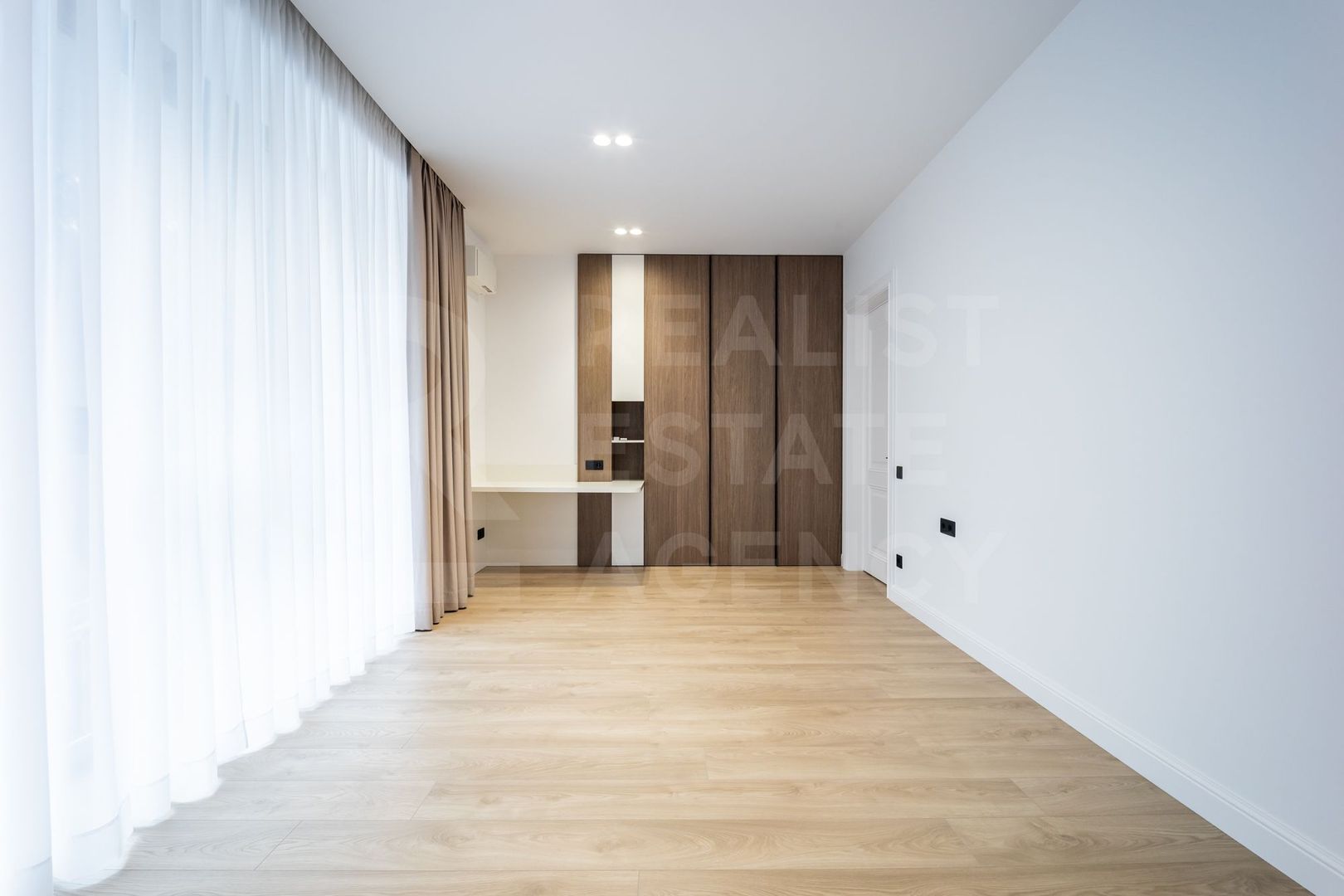 Chirie, apartament, 4 camere, Strada Universității, Centru - Poză 20