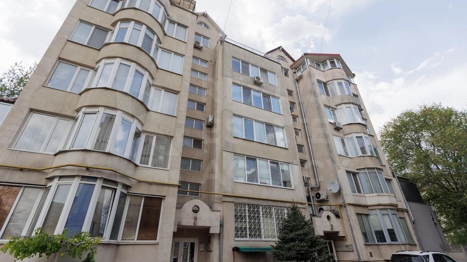 Vânzare, 3 dormitoare + living, str. Vasile Alexandri, Centru - Poză 1