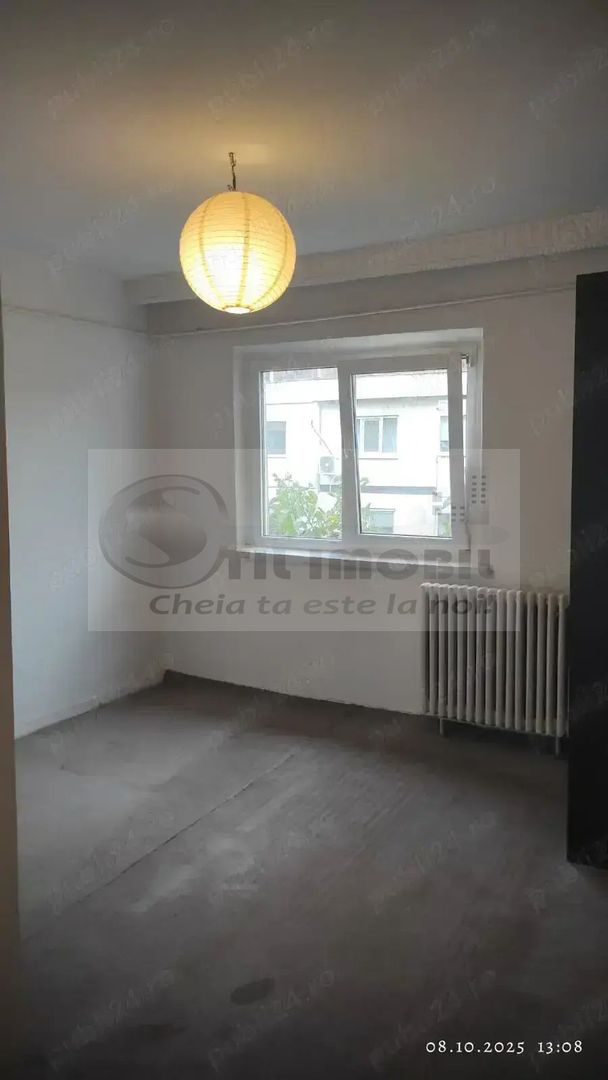 Liber, de vanzare apartament 2 camere, decomandat, Piata Cug - Poză 2