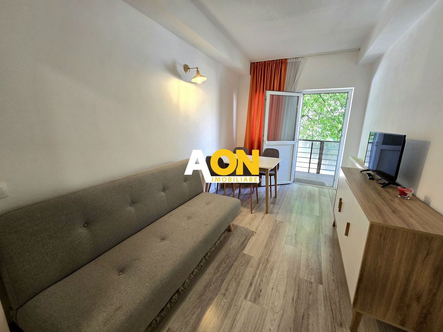 Apartament cu 2 Camere, Zona Piata Cetate - Poză 1