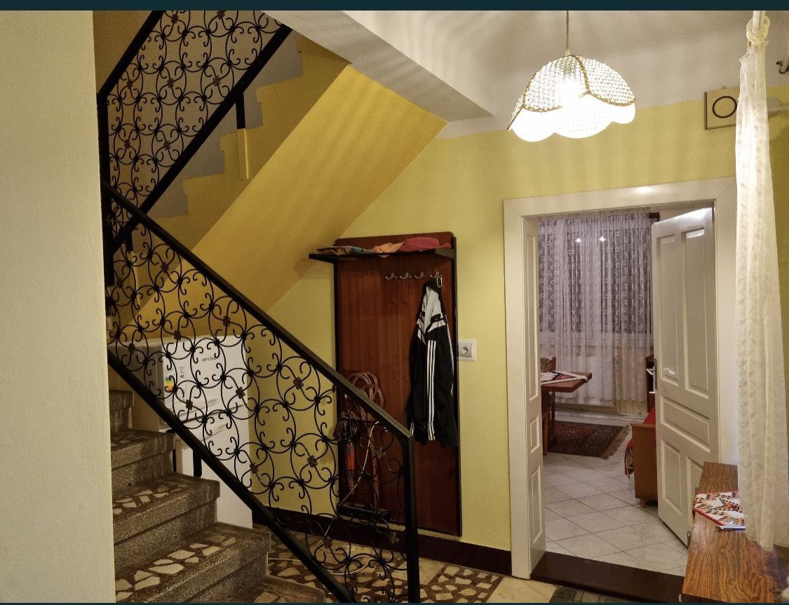 Casa centrala cu etaj - Poză 8