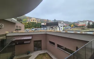 Pethouse de închiriat in centru Resitei - Poză 14