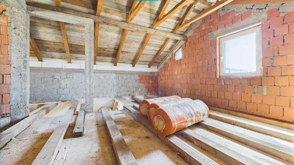 Casa la gri in Frumuseni - Poză 13