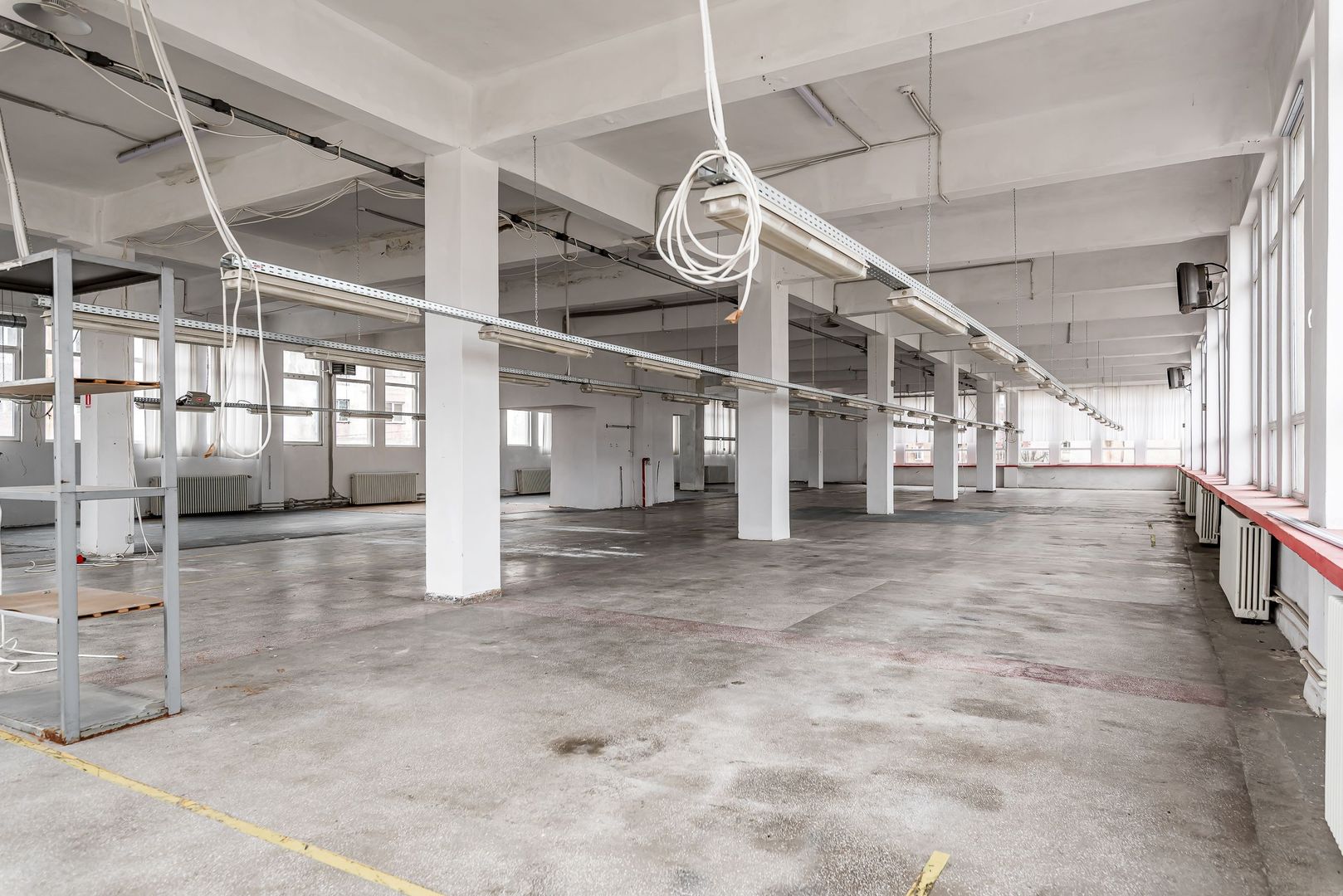 Hala productie si depozitare - Poză 1