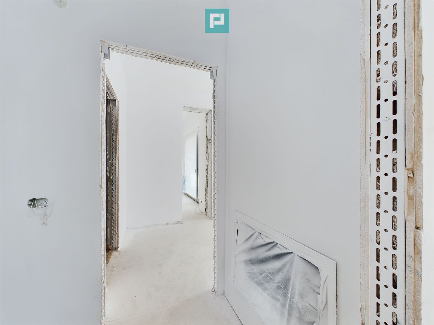 Apartament modern cu 4 camere, curte și terasă – liniște și confort ap - Poză 12