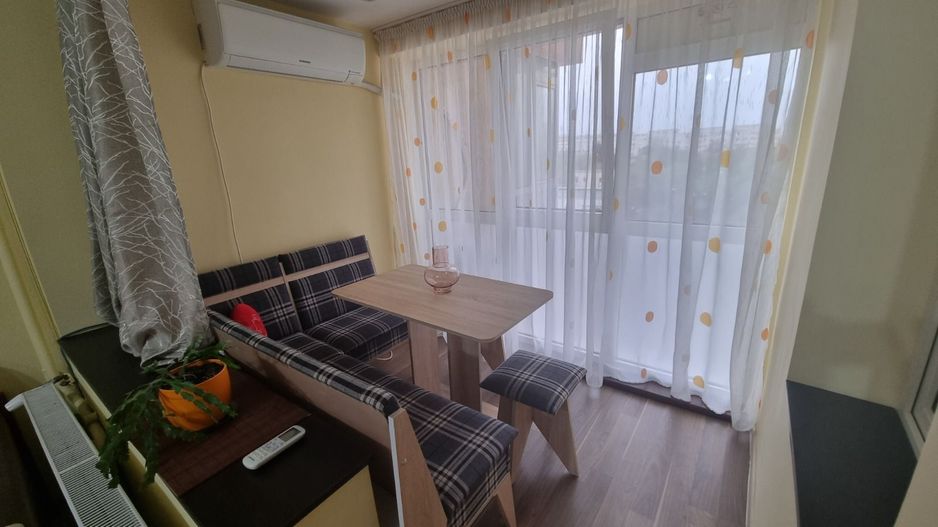 Garsonieră Titan, bloc reabilitat, etaj 7, balcon închis, mobilată - Poză 4