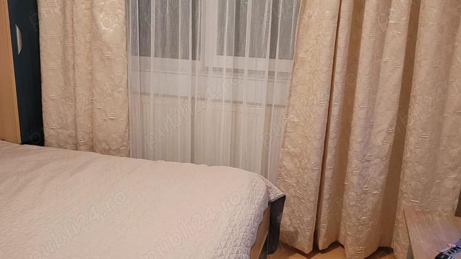 Apartament cu 3 camere de vanzare - Poză 2