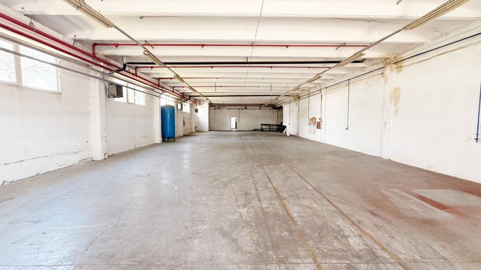 Hală industrială de închiriat în Arad – 600 mp, parcare - Poză 1