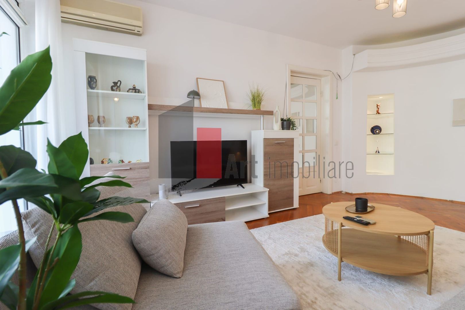 Apartamentul "BENEIT", Obor-Pasaj, BLOC STRADAL - Poză 2
