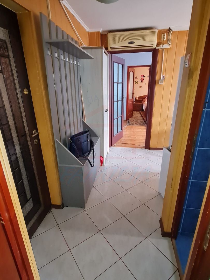 Vanzare apartament 3 camere, piata Micro 19, pret 49.500EUR, Etaj 3/4. - Poză 7