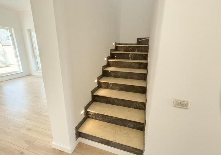 Casa Pipera -Tunari,4 camere +birou+ POD - Poză 6