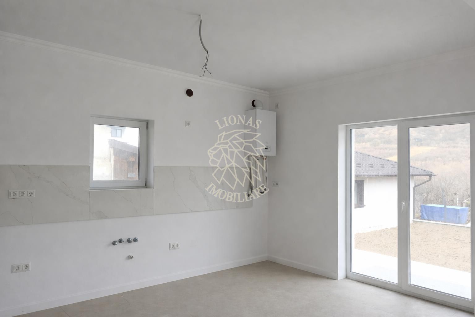 Casa Finisata 4 camere-teren 550 mp-curte amenajata-Valea Rusului - Poză 2