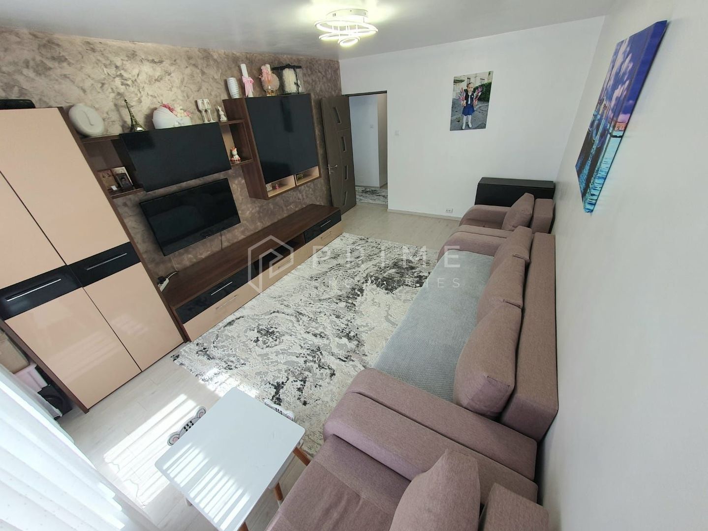 Apartament cu 2 camere, complet renovat – Cartier Unirii, Etaj 1/4 - Poză 1