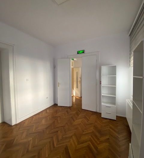 Spatiu de birou zona centrală - Poză 15