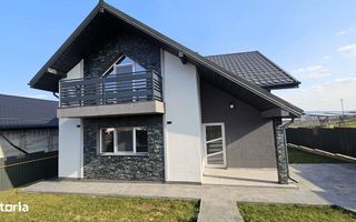 Casă modernă P+M cu vedere panoramică spre lac, Ciurbești, Miroslava - Poză 1