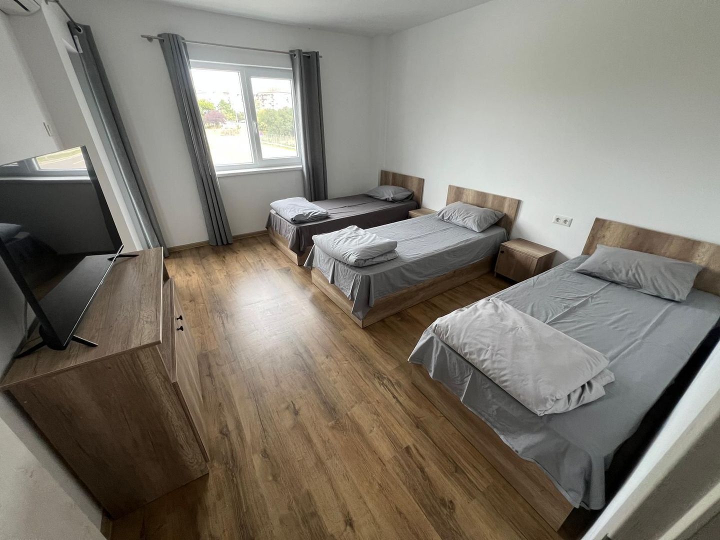 Cazare muncitori, regim hotelier. 375 E + TVA/lună. Comision 0 - Poză 1