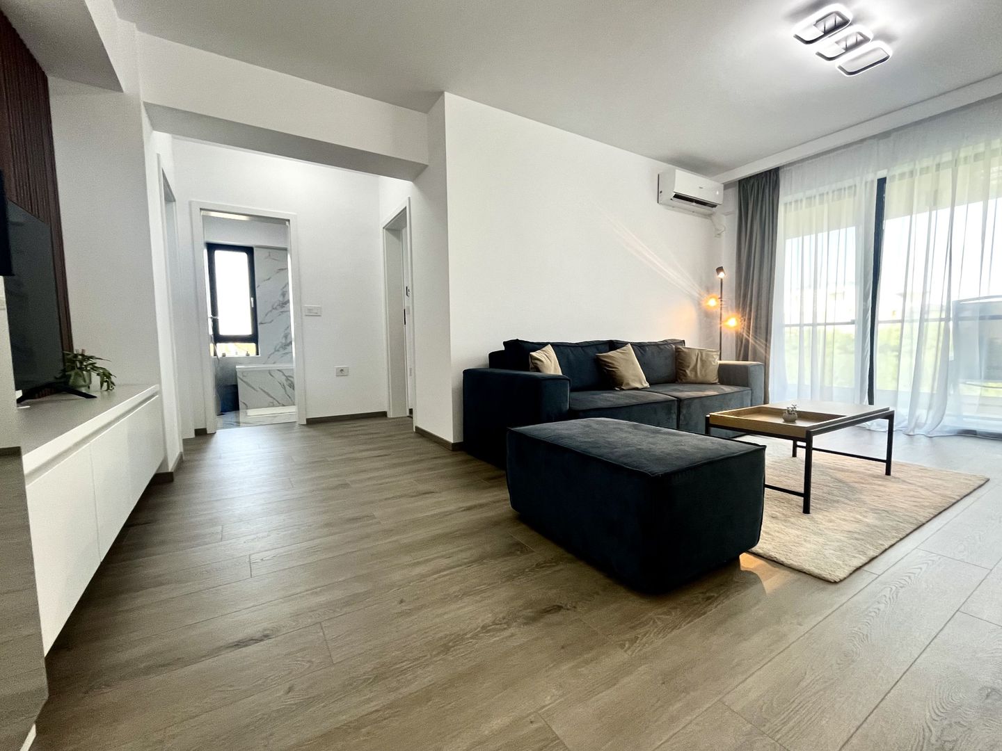 Apartament 3 camere, elegant, la prima închiriere, în zona Lipovei - Poză 3