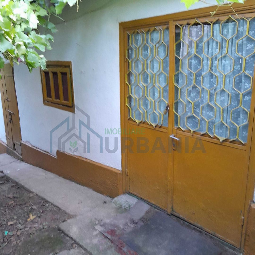 Gospodărie țărănească de vânzare în Cozia, jud. Iași - 2 clădiri, anexe și teren 6.700 mp - Poză 4