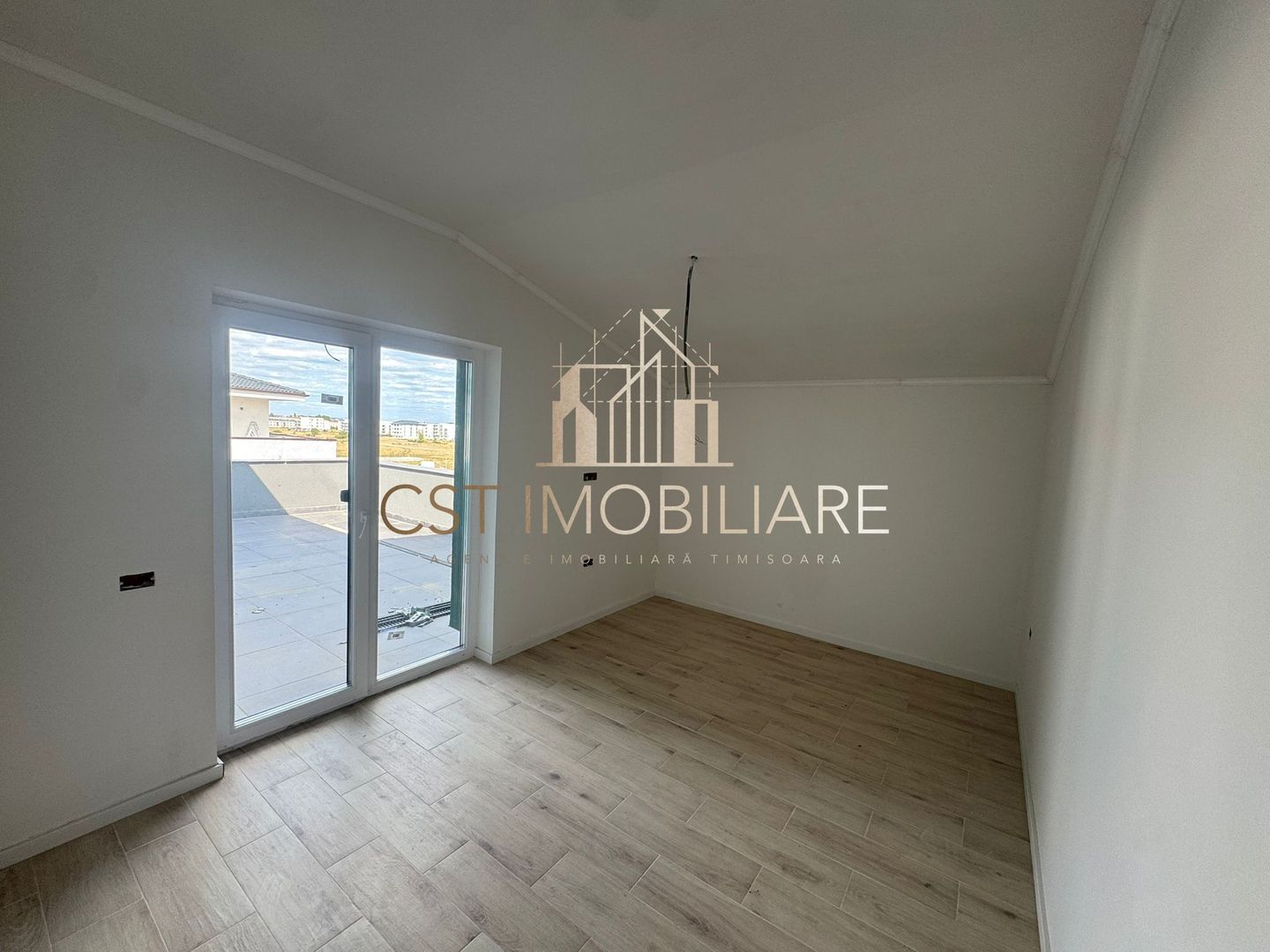 Apartament cu 4 camere / Terasa 30 mp - Poză 3