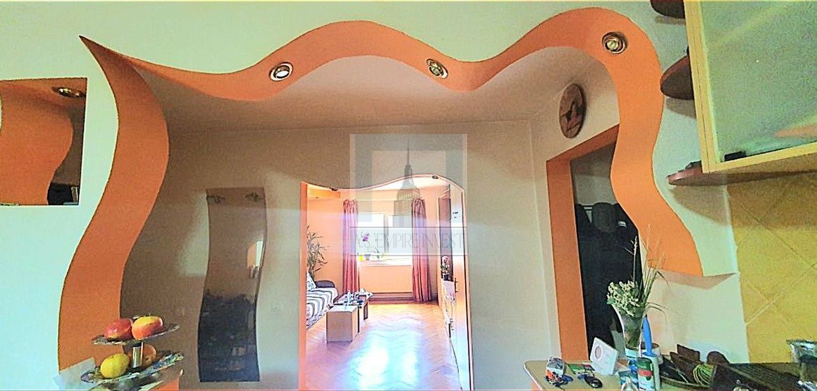 Apartament 4 camere de vanzare/ zona Tractorul - Poză 3