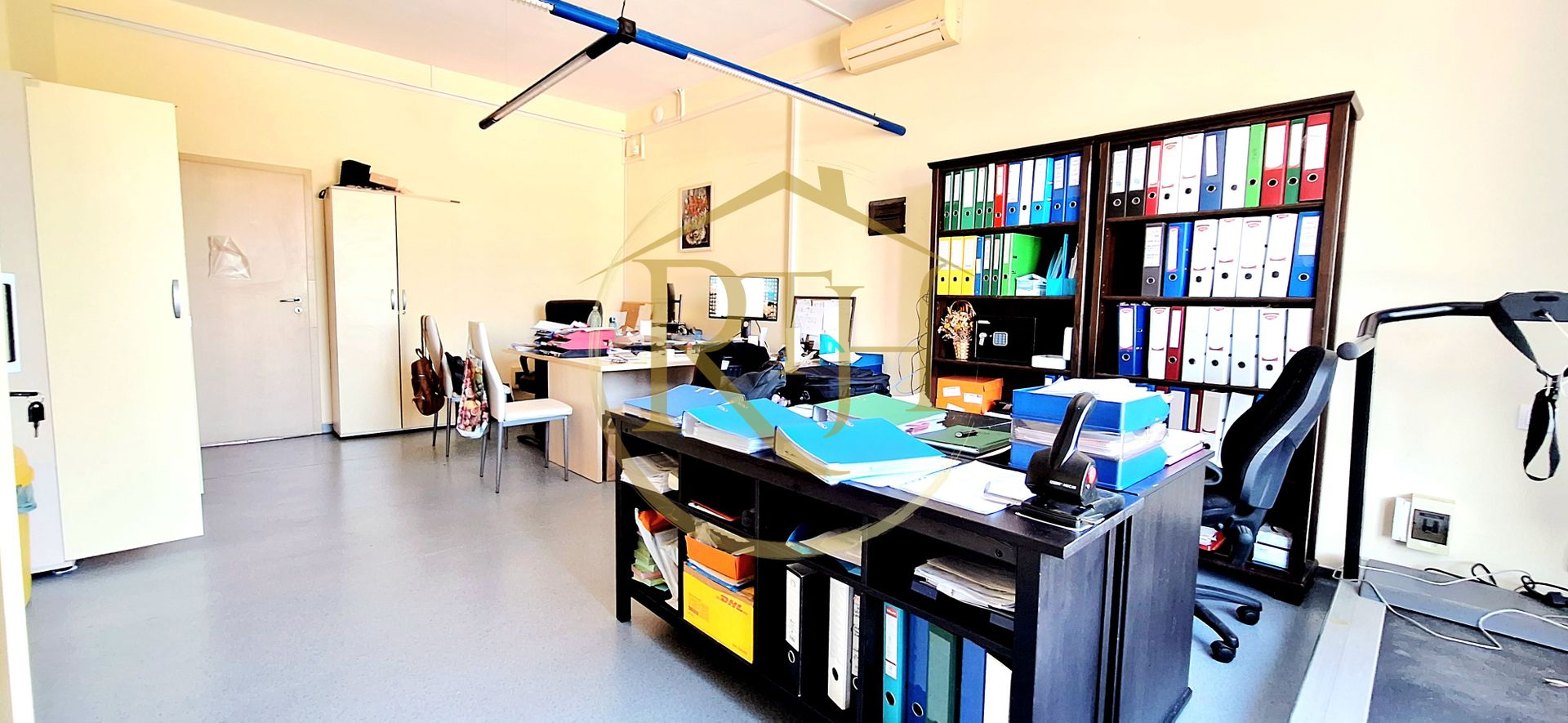 Oferim spre inchiriere, Cladire ideala pentru Clinica, Centru medical etc - Poză 13