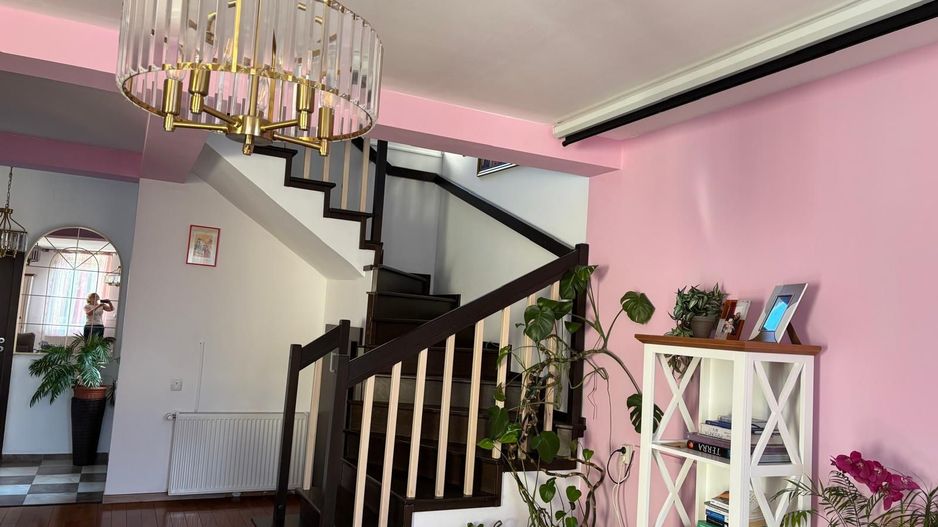 Vila deosebita aproape de padure - Poză 4