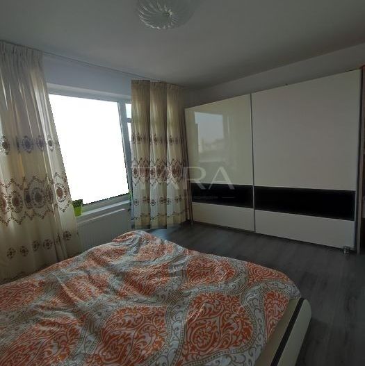 Apartament Spațios cu 2 Camere, 2 Balcoane și Parcare Subterană în Borhanci - Poză 4