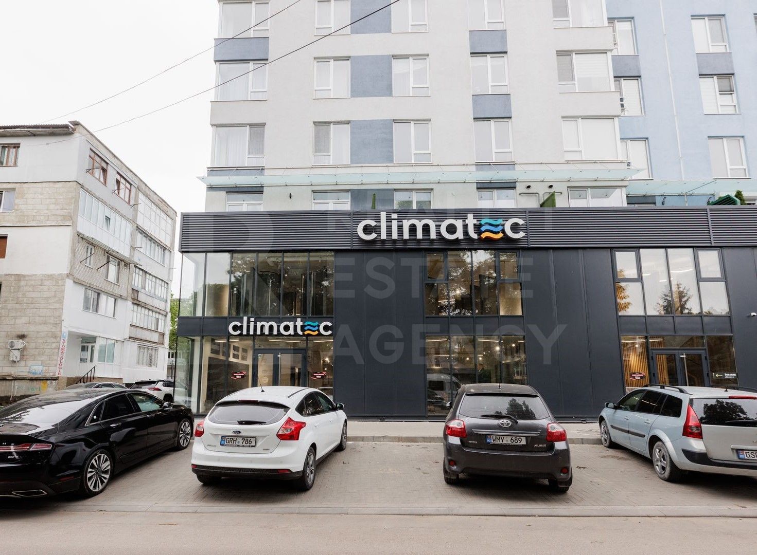 Chirie, spațiu comercial, amplasat în Ungheni, str. Mihai Eminescu - Poză 1