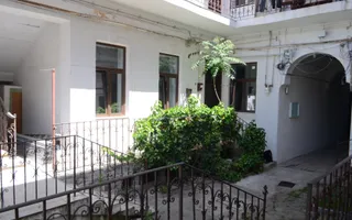 Apartament renovat in cladire interbelica, zona centrala - Poză 15