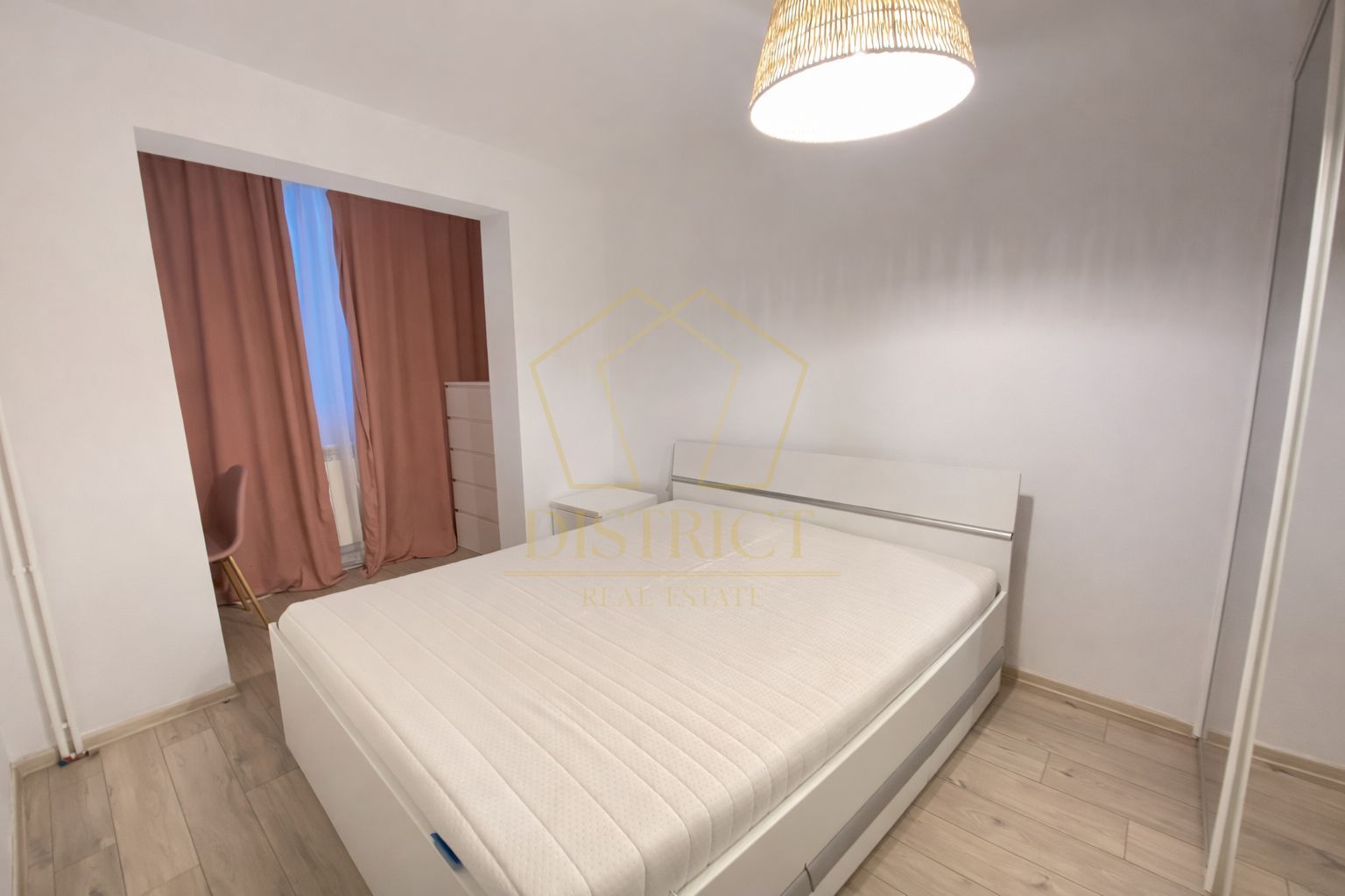 Apartament superb cu 2 camere | Spitalul Judetean - Poză 3