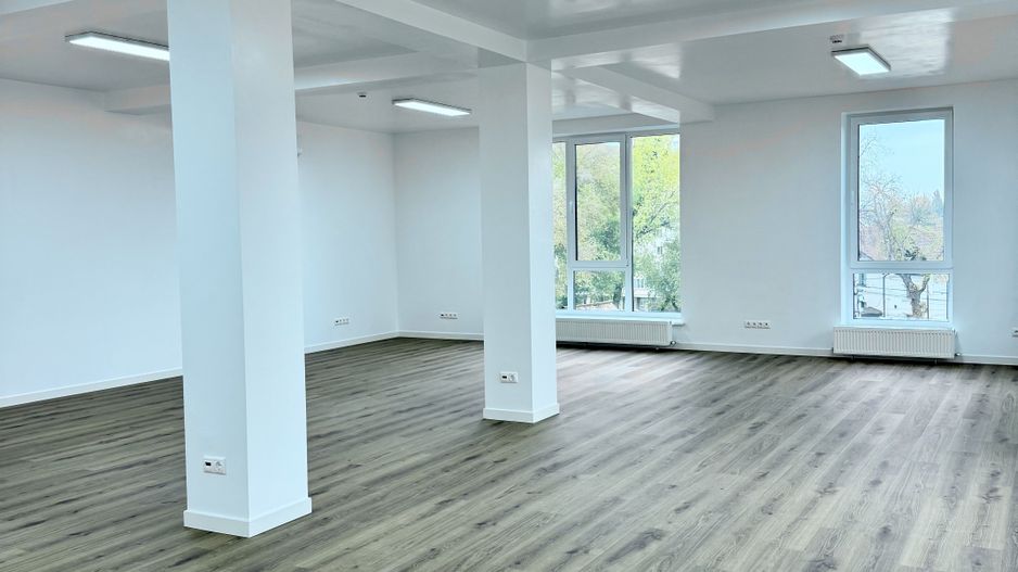 De vânzare clădire comercială cu reparație la cheie, sec.Centru. - Poză 6