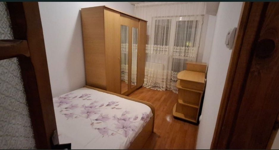 De inchiriat apartament 3 camere, Micro 20, 2100 lei - Poză 3
