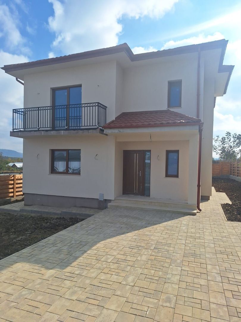 Casa P+E ,140 mp utili,451 mp teren, Hlincea,MUTARE  IMEDIATA. - Poză 3