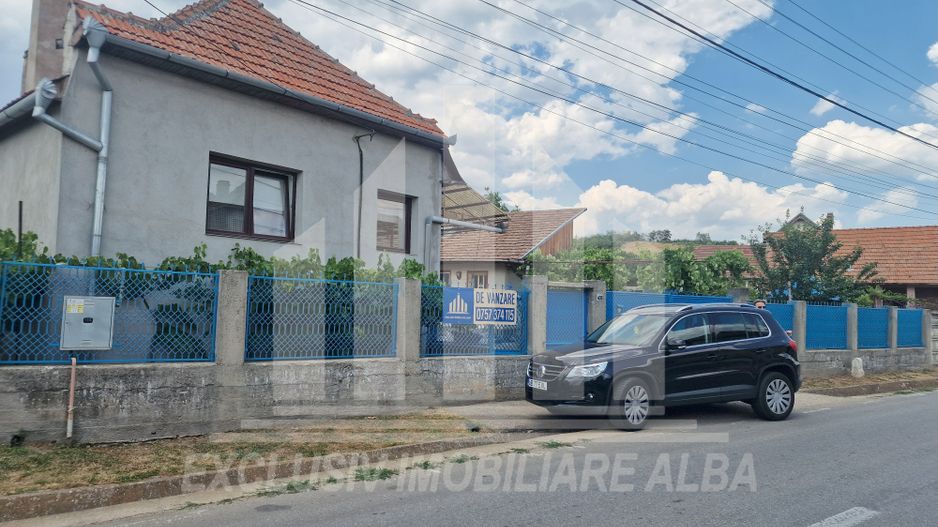 Casa cu gradina in Cricau - Poză 1